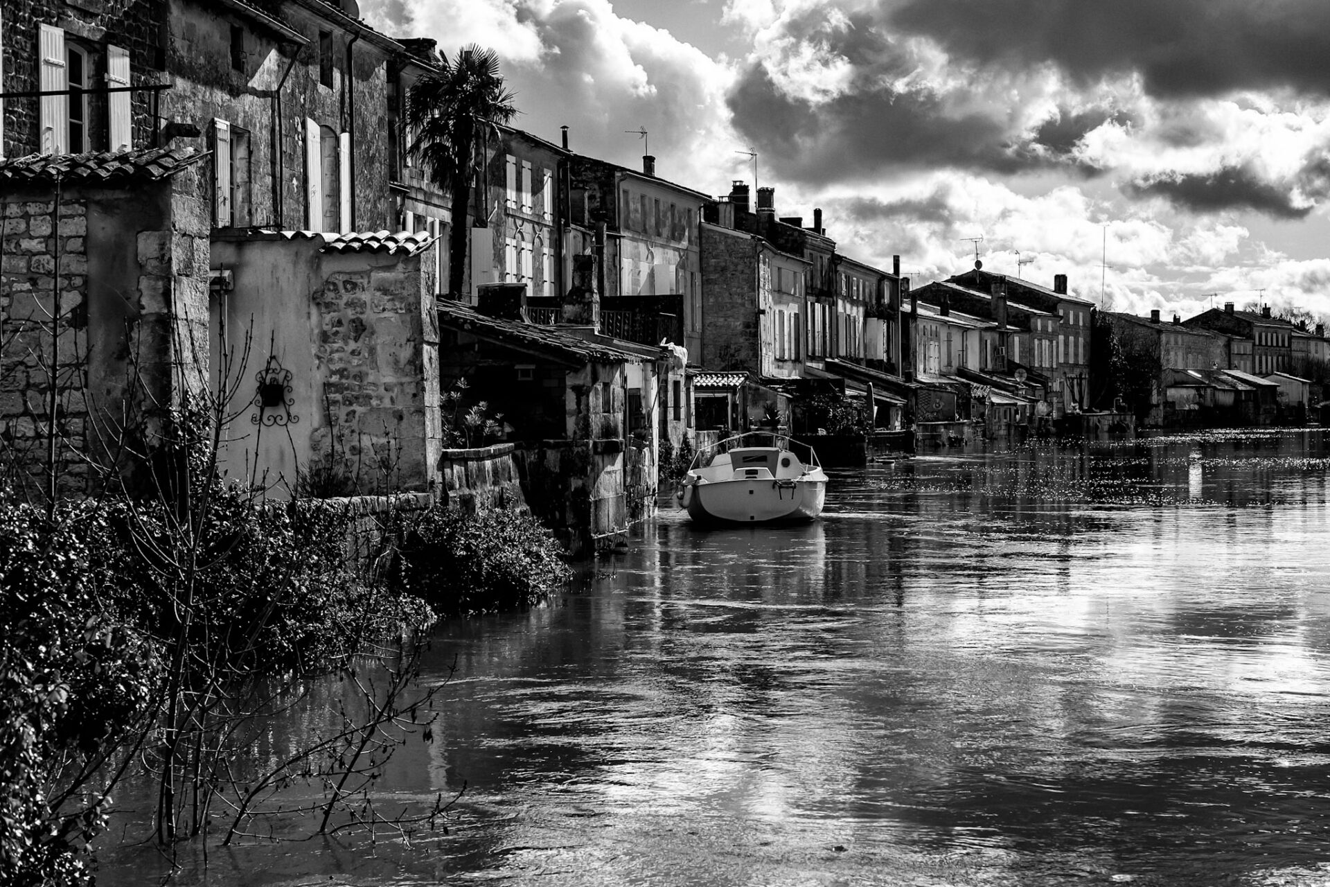 Fujifilm X-Pro1 | Saint-Savinien-sur-Charente - Les maisons les pieds dans l'eau